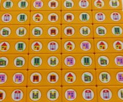  Domino domečky - žlutý kámen, 28 hracích kostek