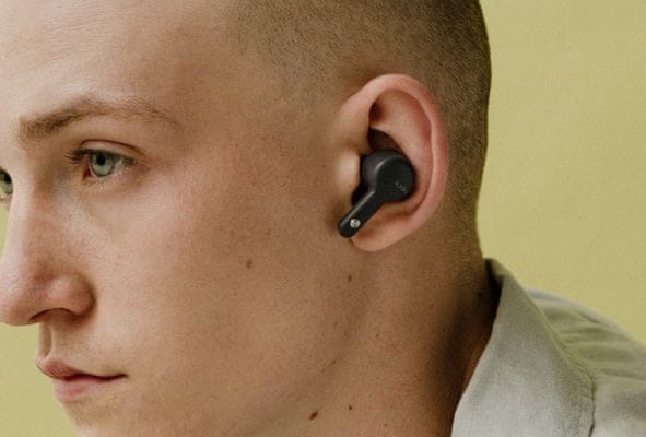  moderní bluetooth sluchátka Sudio a2 anc skvělý zvuk dlouhá výdrž nabíjecí box handsfree funkce 