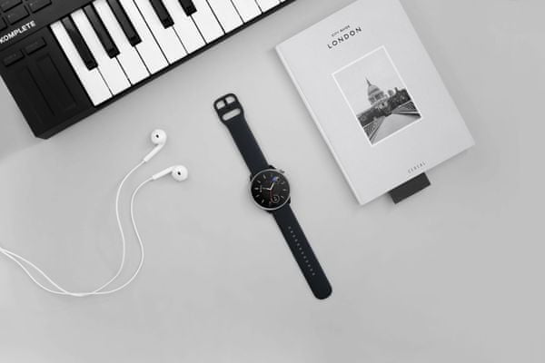 moderní chytré hodinky Amazfit GTR Mini elegantní design sportovní fitness hodinky ve stylovém provedení výkonné chytré hodinky 5ATM bluetooth 5.2 tvrzené sklo alexa hlasové ovládání 14denní výdrž mikrofon měření okysličení krve tepu 120+ sportovních režimů automatické rozpoznání aktivity notifikace z telefonu nerezová ocel GPS SpO2 dechová cvičení měření stresu