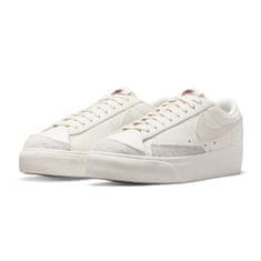 Nike Boty krémové 41 EU Blazer Low Platform