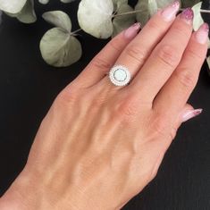 LS Stříbrný prsten s bílým opálem 51