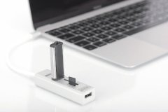 Digitus USB 2.0 Type-C s ctečka karet 3x USB 2.0. 1x SD, 1x MicroSD Port, Hliník