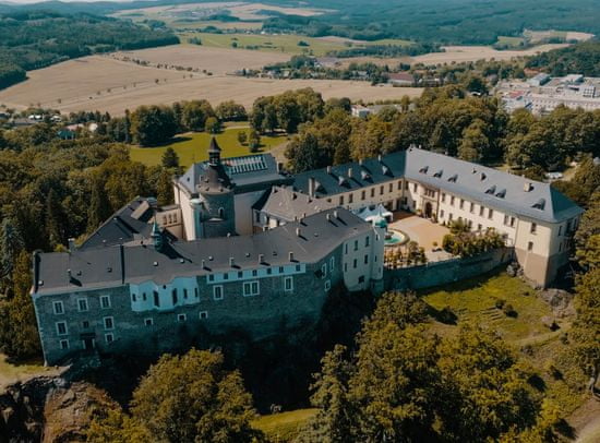 Allegria prohlídka zámku Zbiroh s gastronomickým zážitkem