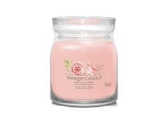 Yankee Candle Aromatická svíčka Signature sklo střední Fresh Cut Roses 368 g