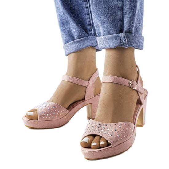 Růžové sandály na jehlovém podpatku