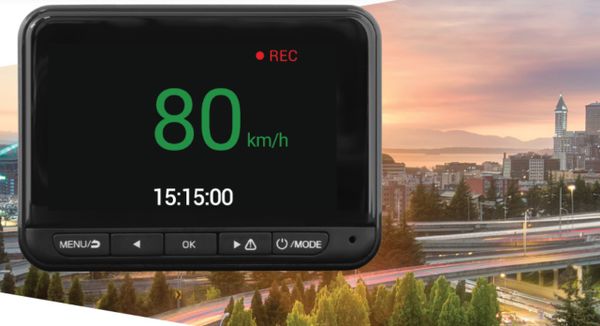  autokamera navitel r 9 dual full hd rozlíšenie vnútorná hlavná predná kamera podsvietený displej gps zadná kamera v balení gsensor 