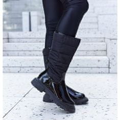 Černé zateplené lakované boty Villafranca velikost 41