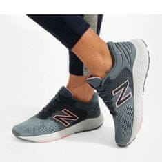 New Balance Šedé tréninkové boty velikost 36