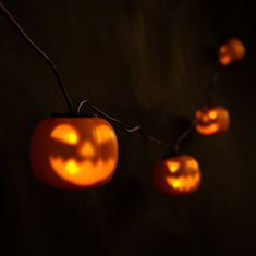 LUMILED HALLOWEEN Girland svítidlo LED světelný řetěz 4,45m s 8x LED dekorativní zářící DÝNĚ