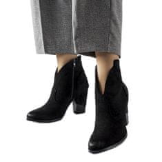 Černé zateplené kovbojské boty s výřezem velikost 41