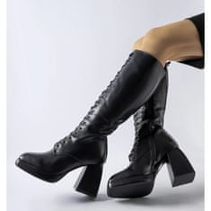 Černé zateplené boty s pevným jehlovým podpatkem velikost 40