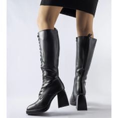 Černé zateplené boty s pevným jehlovým podpatkem velikost 40