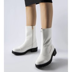 Bílé zateplené klasické boty velikost 41