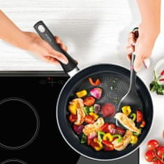 Tefal nepřilnavá pánev Force 24 cm C2920453