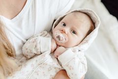 Canpol babies Set symetrických silikonových dudlíků 18m+ Bonjour Paris růžový