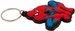 CurePink Pryžový přívěsek na klíče Marvel: Spiderman Crouch (5 x 6 cm)