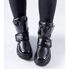 Černé zateplené sněhové boty velikost 41