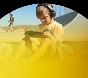  moderné bezdrôtové slúchadlá skullcandy grom štýlové prevedenie pre deti handsfree kvalitný mikrofón zdieľanie hudby s kamarátom 