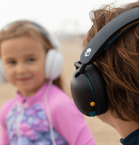  moderné bezdrôtové slúchadlá skullcandy grom štýlové prevedenie pre deti handsfree kvalitný mikrofón zdieľanie hudby s kamarátom 