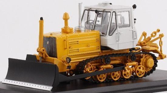 Start Scale Models Caterpillar T-150, traktor s pluhem, 1/43