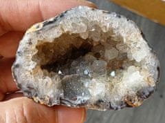 INTEREST Peříčkový achát s krystalky křišťálu z Brazílie 122,76gr.