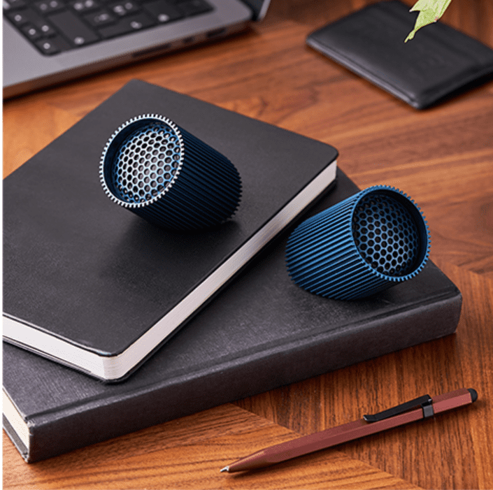  moderní bluetooth reproduktor lexon ray speaker selfie funkce výborný zvuk spojeny magnetem dvě části handsfree funkce 