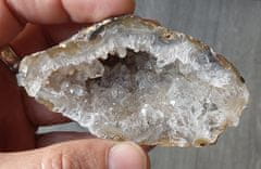 INTEREST Peříčkový achát s krystalky křišťálu z Brazílie 112,65gr.