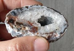 INTEREST Peříčkový achát s krystalky křišťálu z Brazílie 152,84gr.