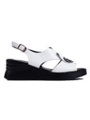 Amiatex Pěkné bílé dámské sandály na klínku + Ponožky Gatta Calzino Strech, bílé, 37