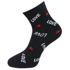 Dámské ponožky s nápisy LOVE NZP9096 s lesklou nití- černé barvy 9001489 Velikost ponožek: 35-38