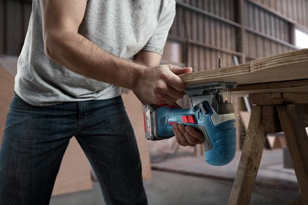 BOSCH Professional akumulátorová kmitací pila Cordless Jigsaw GST 185-LI (0.601.5B2.022)