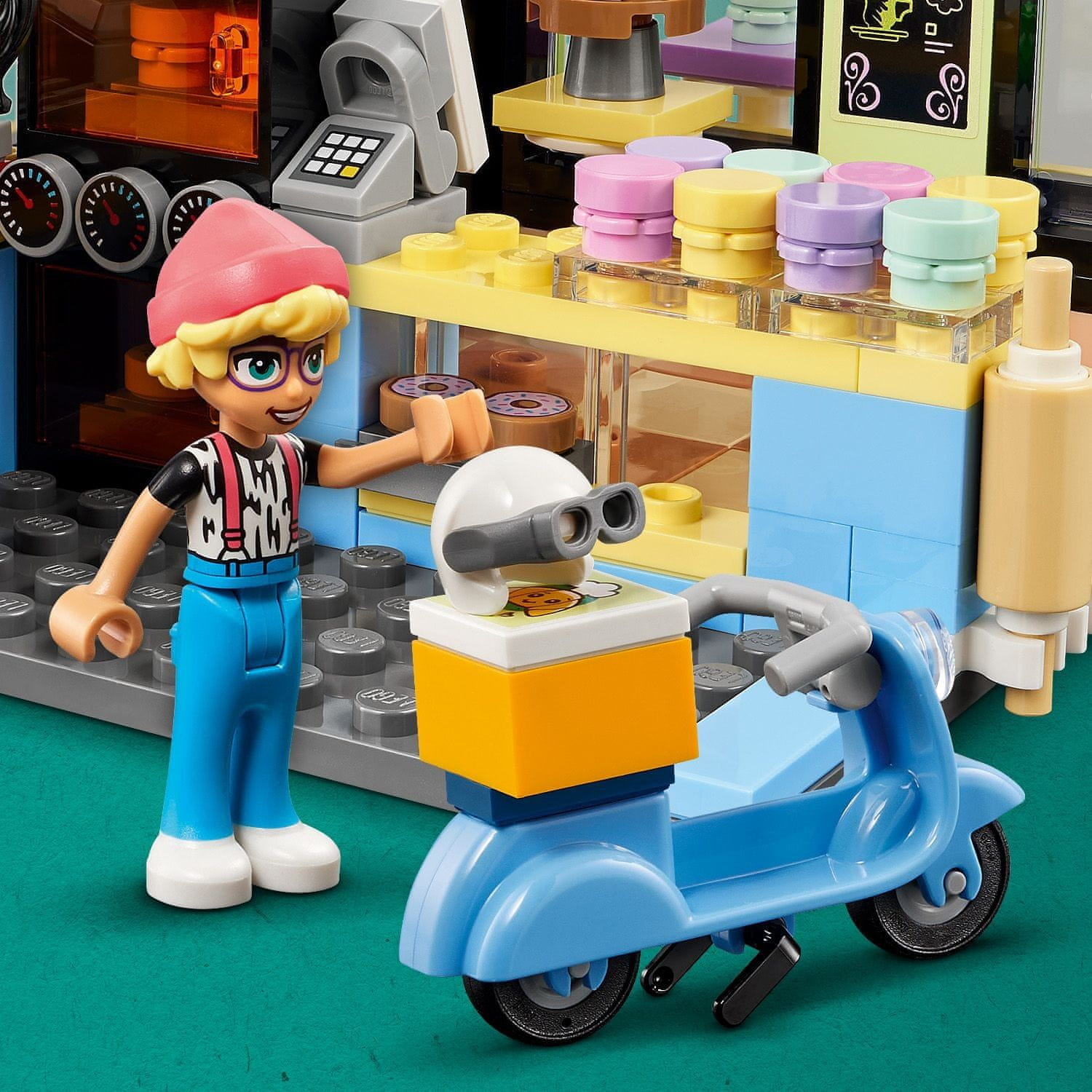 LEGO Friends 42618 Kaviareň v mestečku Heartlake