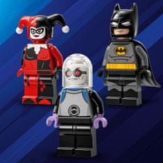 LEGO DC Batman 76274 Batman a Batmobil vs. Harley Quinn a Mr. Freeze