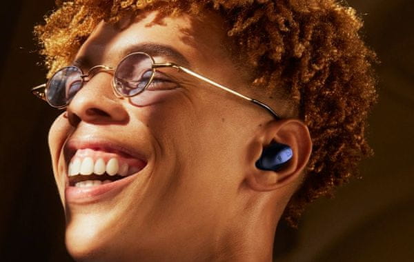  moderní bezdrátová sluchátka sennheiser accentum true wireless pohodlná lehká super zvuk potlačení okolního hluku nabíjecí pouzdro ip54 odolnost vodě 