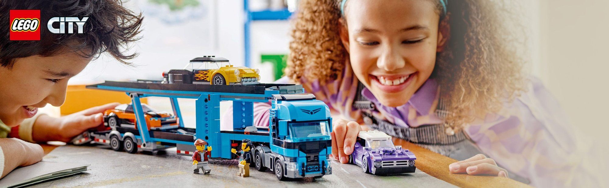 LEGO City 60408 Kamion pro přepravu aut se sporťáky