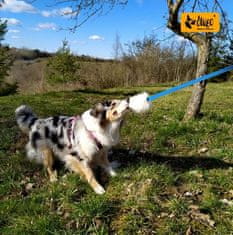 DINGO Hračka Pro Psy - Přetahovadlo Přírodní Ovčí Kožešina S Dlouhou Rukojetí Oblohy