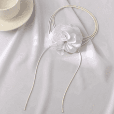 Camerazar Velký náhrdelník choker s bílou květinou, podzimní styl