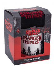 Dárkový set Stranger Things - hrnek a ponožky