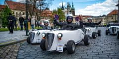 Stips.cz Projížďka v mini Hot Rod v Praze