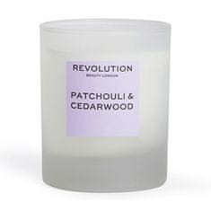 Makeup Revolution Vonná svíčka Patchouli & Cedarwood (Scented Candle) 170 g