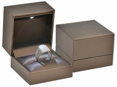 Jan KOS Luxusní LED osvětlená koženková krabička na prsten ZK-2/L/A21