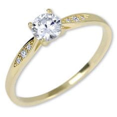 Brilio Zlatý zásnubní prsten s krystaly 229 001 00809 (Obvod 58 mm)