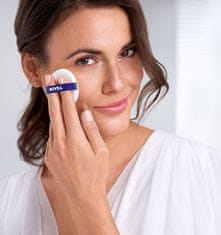 Nivea Pečující tónovací krém v houbičce 3 v 1 Hyaluron Cellular Filler 15 g (Odstín 02 Medium)