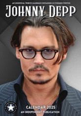 CurePink Nástěnný kalendář 2025: Johnny Depp|Piráti z Karibiku (A3 29,7 x 42 cm)