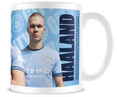 CurePink Keramický hrnek Manchester City: Fotbalista Erling Haaland (objem 320 ml)