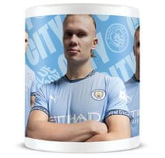 CurePink Keramický hrnek Manchester City: Fotbalista Erling Haaland (objem 320 ml)