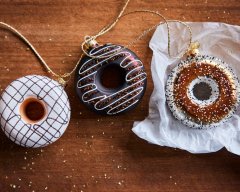 Kaemingk Skleněný přívěsek vánoční stromeček donut 9cm 1ks