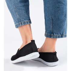 Černá sportovní obuv slip-on velikost 38