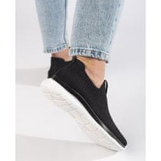 Černá sportovní obuv slip-on velikost 39