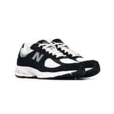 New Balance Boty 46.5 EU M2002RRA